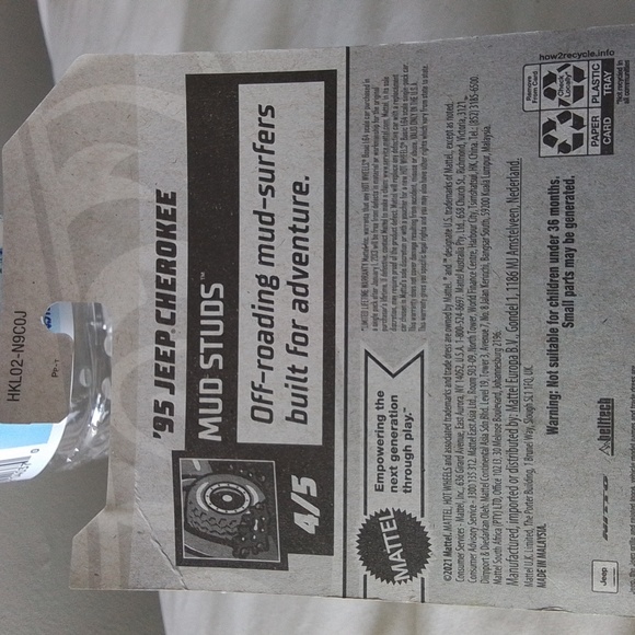 Hot Wheels Treasure Hunt 95 Jeep Cherokee - Picture 3 of 4